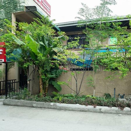 Conrado'S Apartelle Paranaque City Kültér fotó