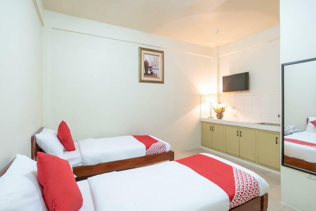 Conrado'S Apartelle Paranaque City Kültér fotó