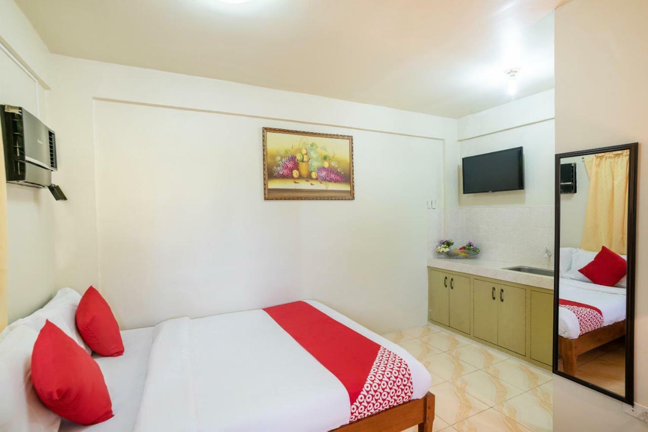 Conrado'S Apartelle Paranaque City Kültér fotó