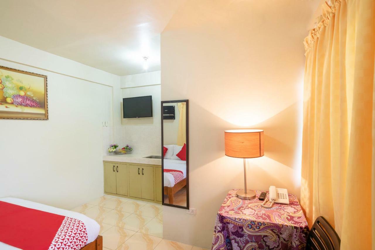Conrado'S Apartelle Paranaque City Kültér fotó